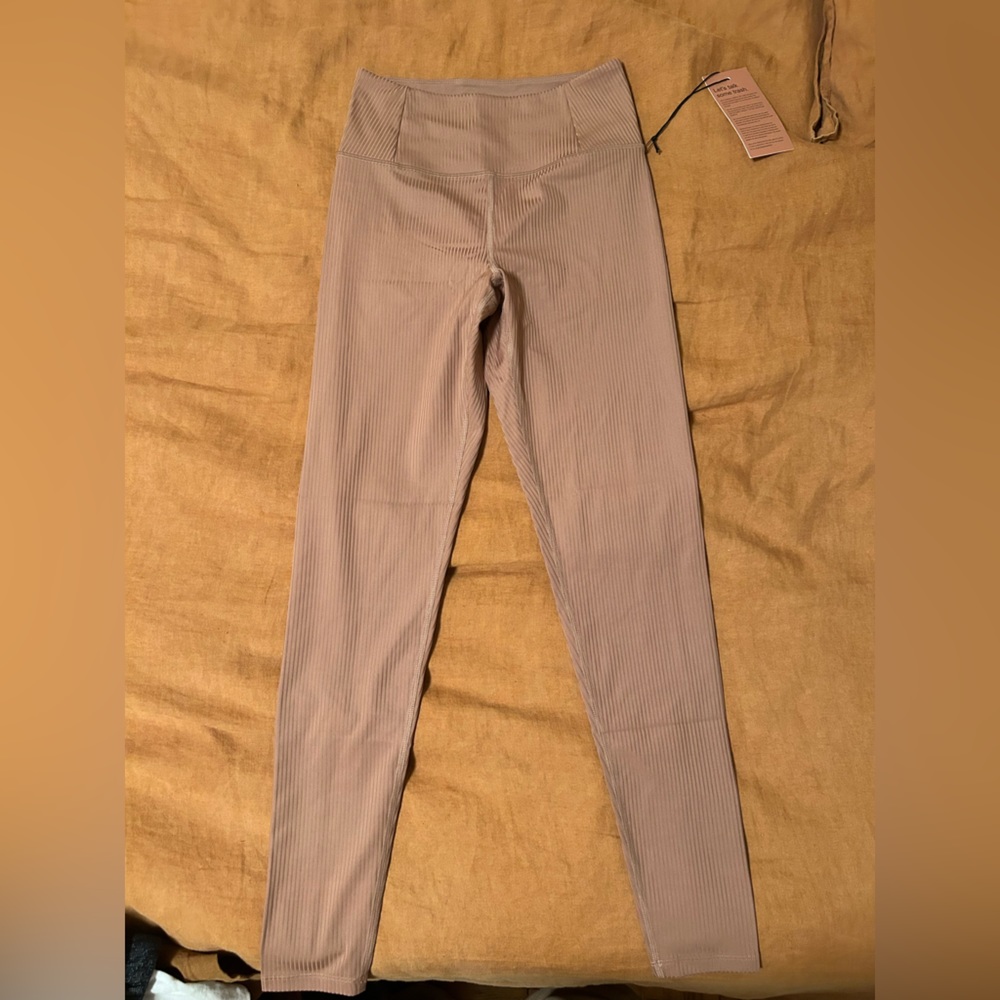 Girlfriend Collective - Ribbed High-Rise Legging - Size Small - Nude/Pink
